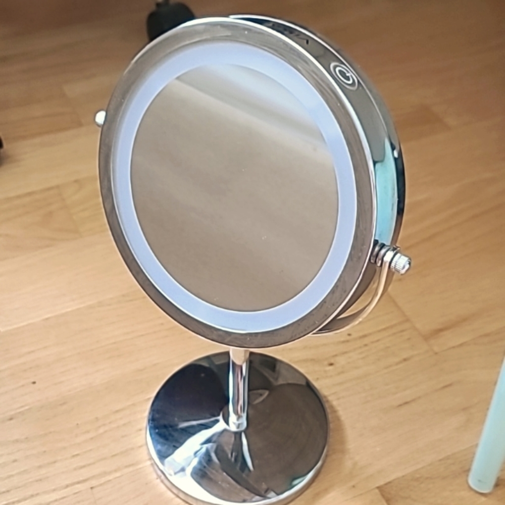 Silver Visage Light Up Makeup Vanity Mirror